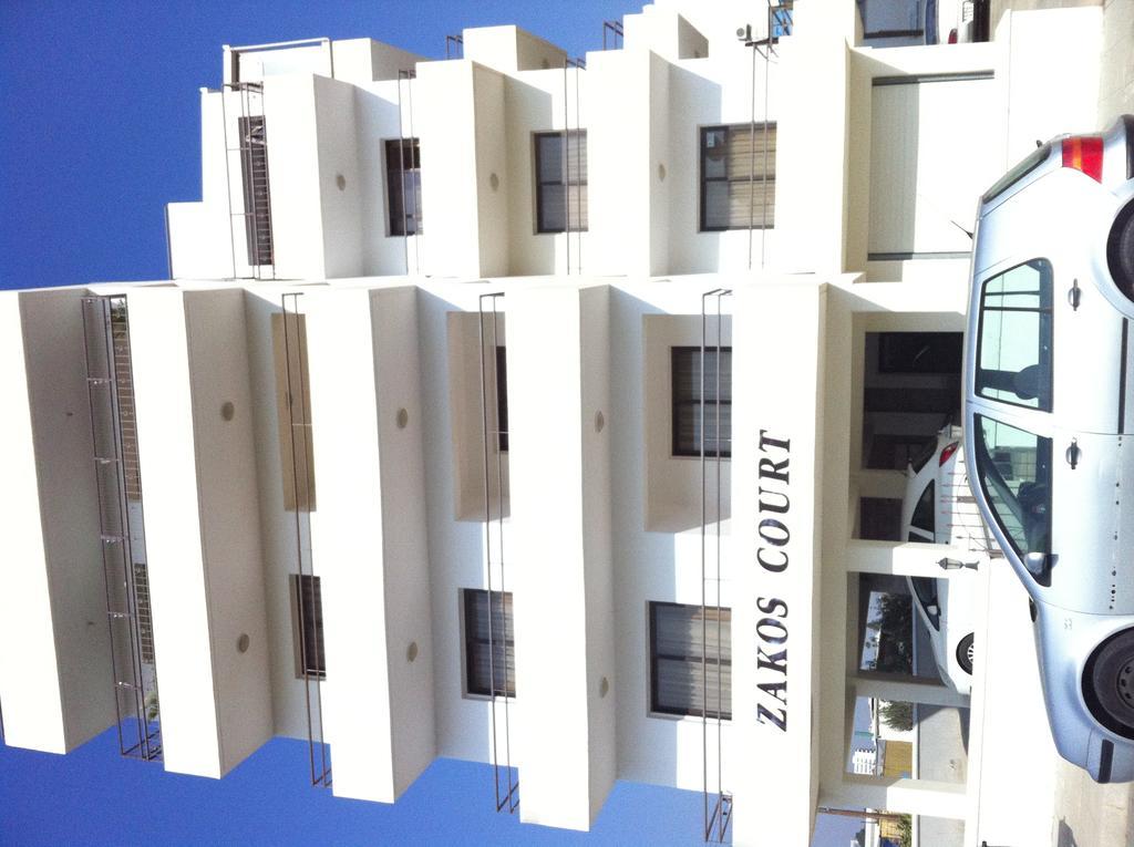 Zakos Court Apartments Larnaca Ngoại thất bức ảnh