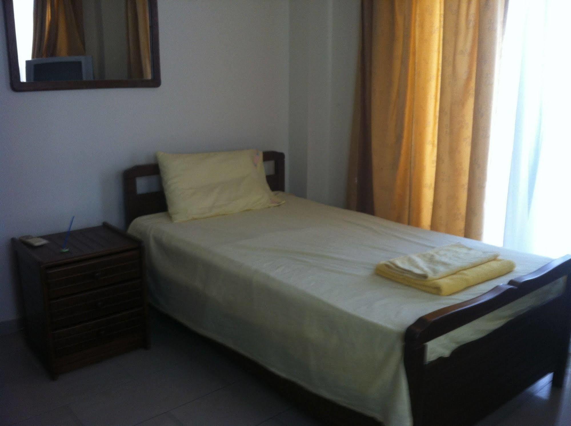 Zakos Court Apartments Larnaca Ngoại thất bức ảnh